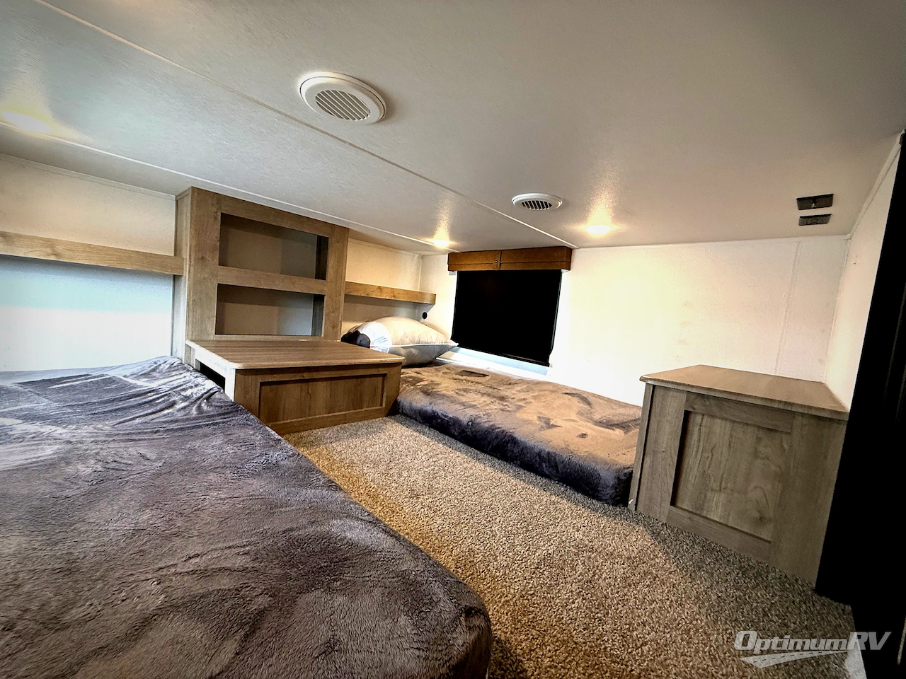 2025 Palomino Puma Destination 429LFT Photo 16