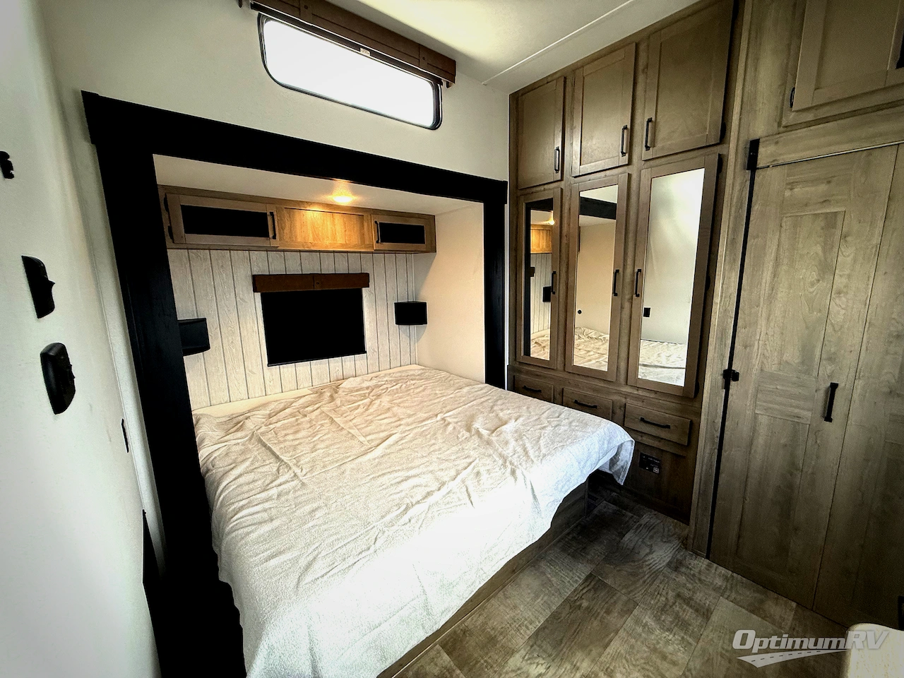2025 Palomino Puma Destination 429LFT Photo 24