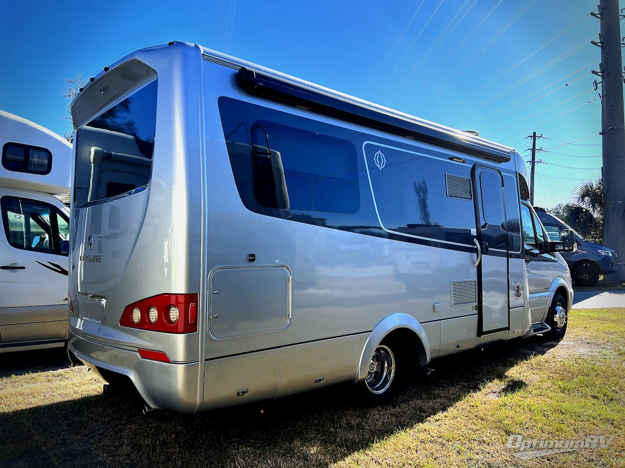 2017 Leisure Travel Unity U24TB Photo 3