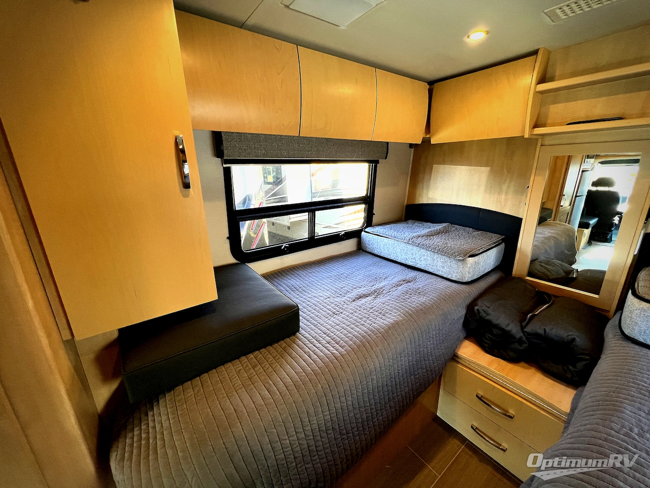 2017 Leisure Travel Unity U24TB Photo 18