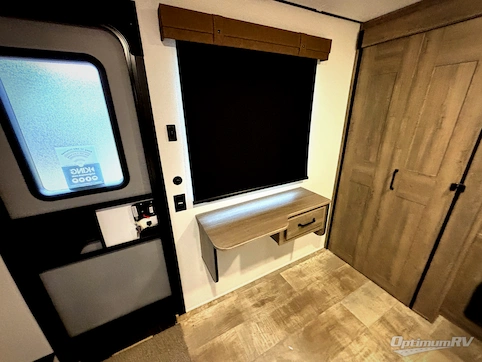 2025 Palomino Puma Destination 403LFT RV Photo 4