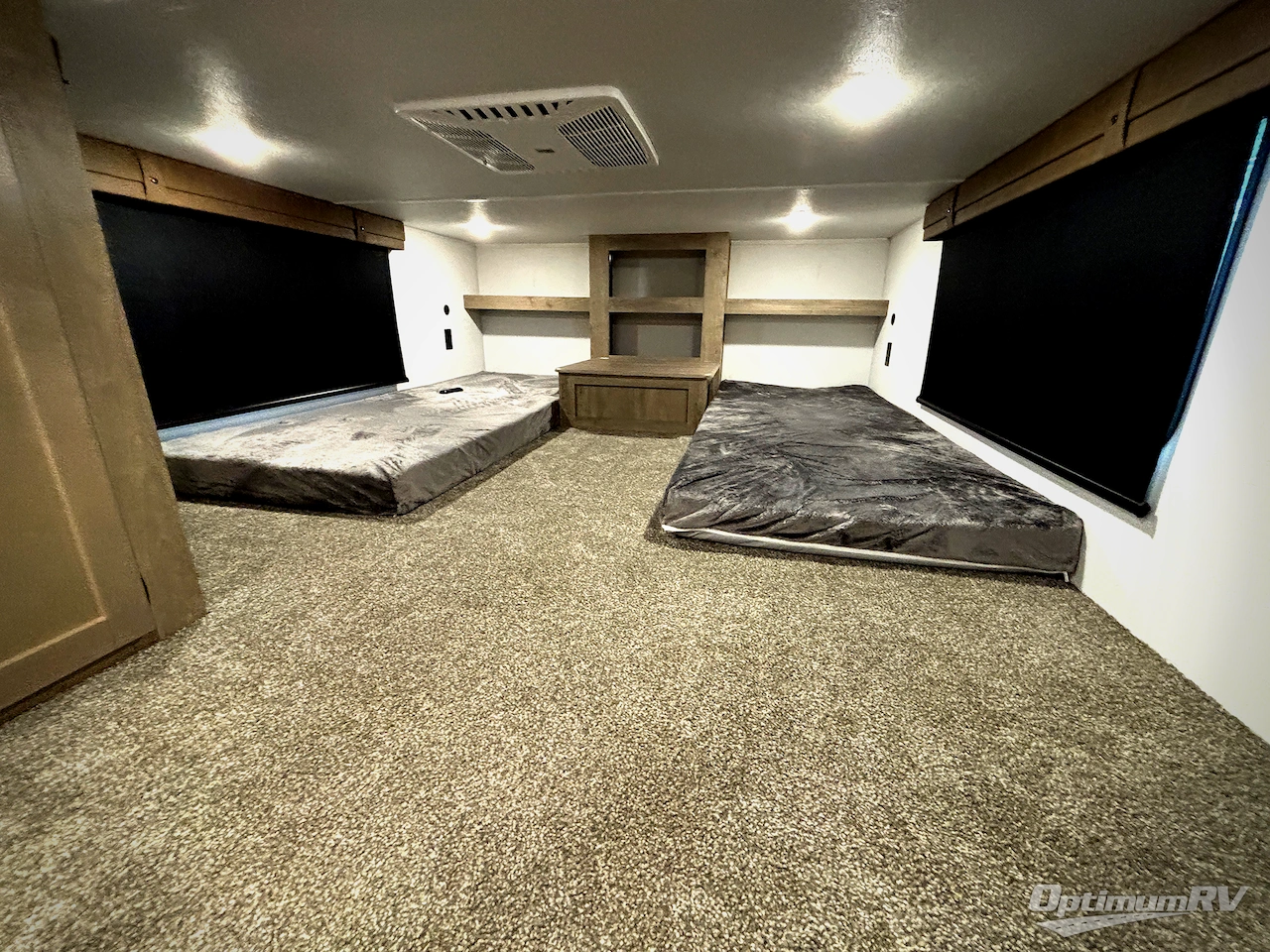 2025 Palomino Puma Destination 403LFT Photo 21