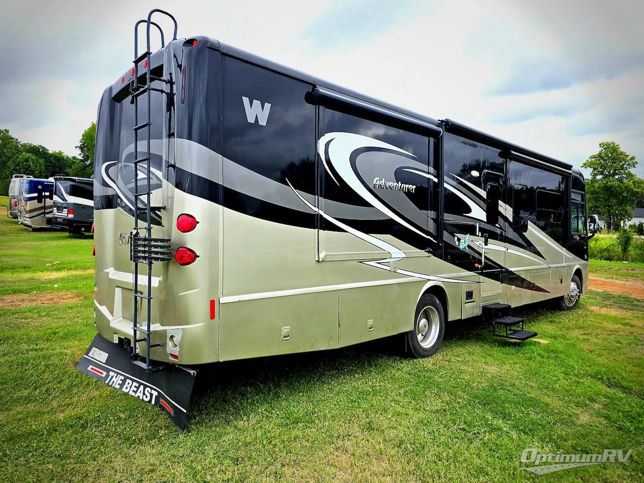 2014 Winnebago Adventurer 37F Photo 2