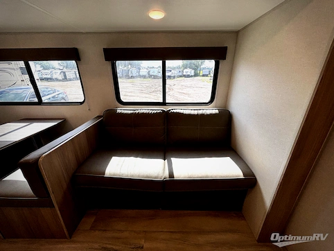 2025 Dutchmen Coleman 25B RV Photo 4