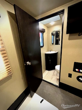 2017 Grand Design Momentum M-Class 350M RV Photo 4