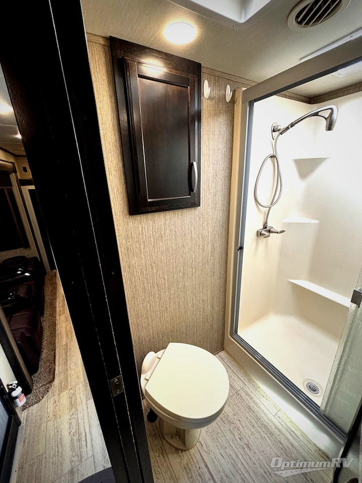 2017 Grand Design Momentum M-Class 350M Photo 11