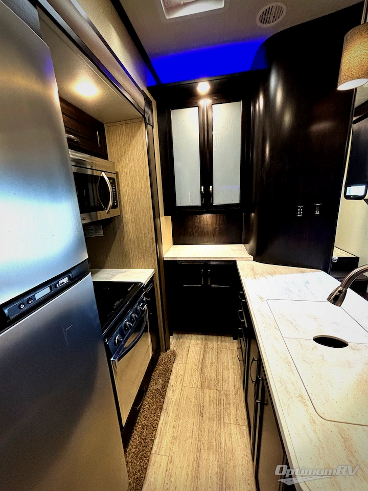 2017 Grand Design Momentum M-Class 350M Photo 17