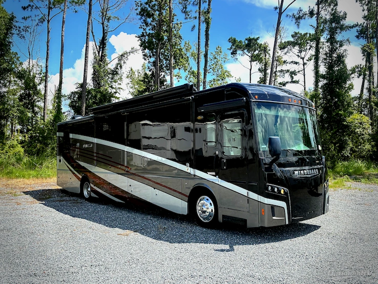 2019 Winnebago Forza 38F RV Photo 1