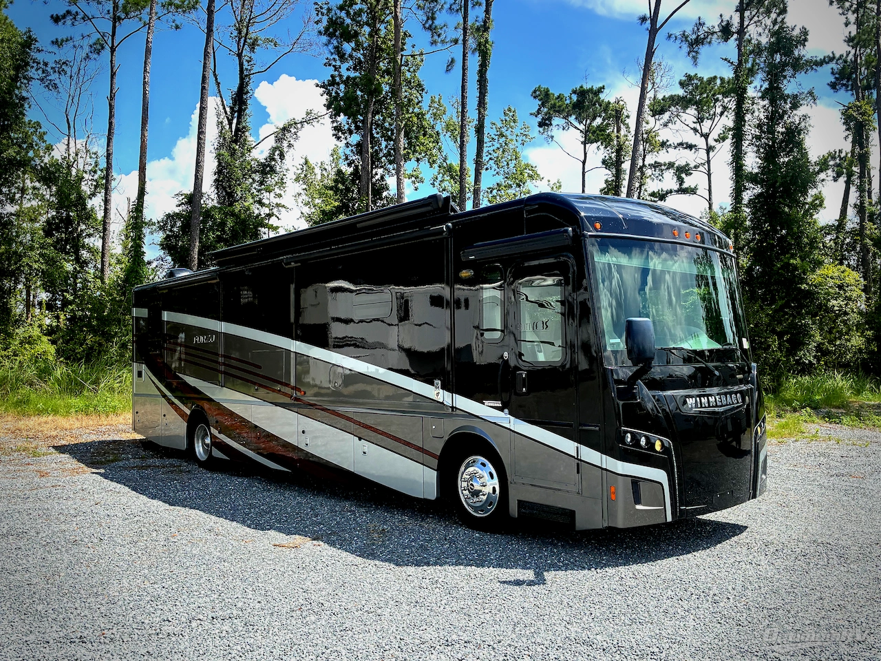 2019 Winnebago Forza 38F Photo 1