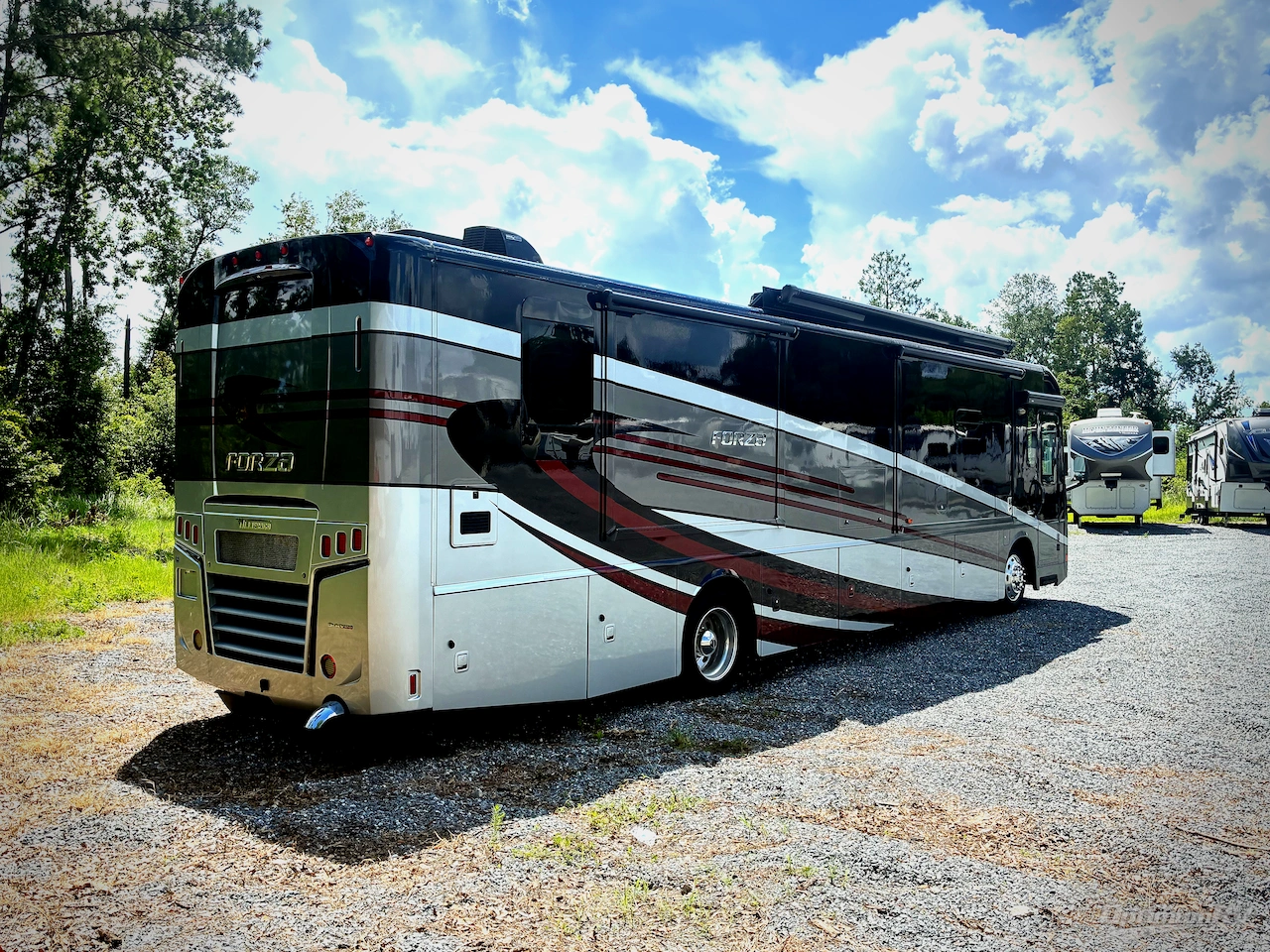 2019 Winnebago Forza 38F Photo 2