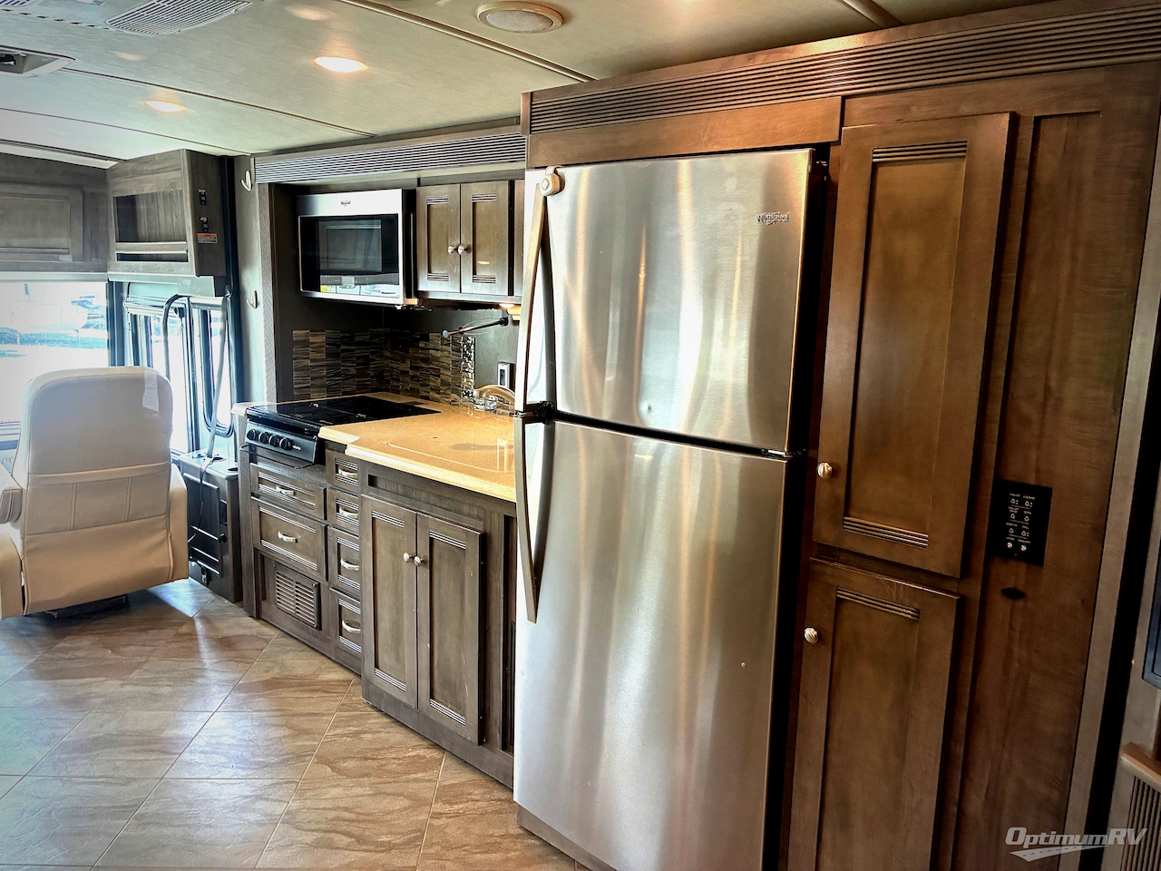 2019 Winnebago Forza 38F Photo 7
