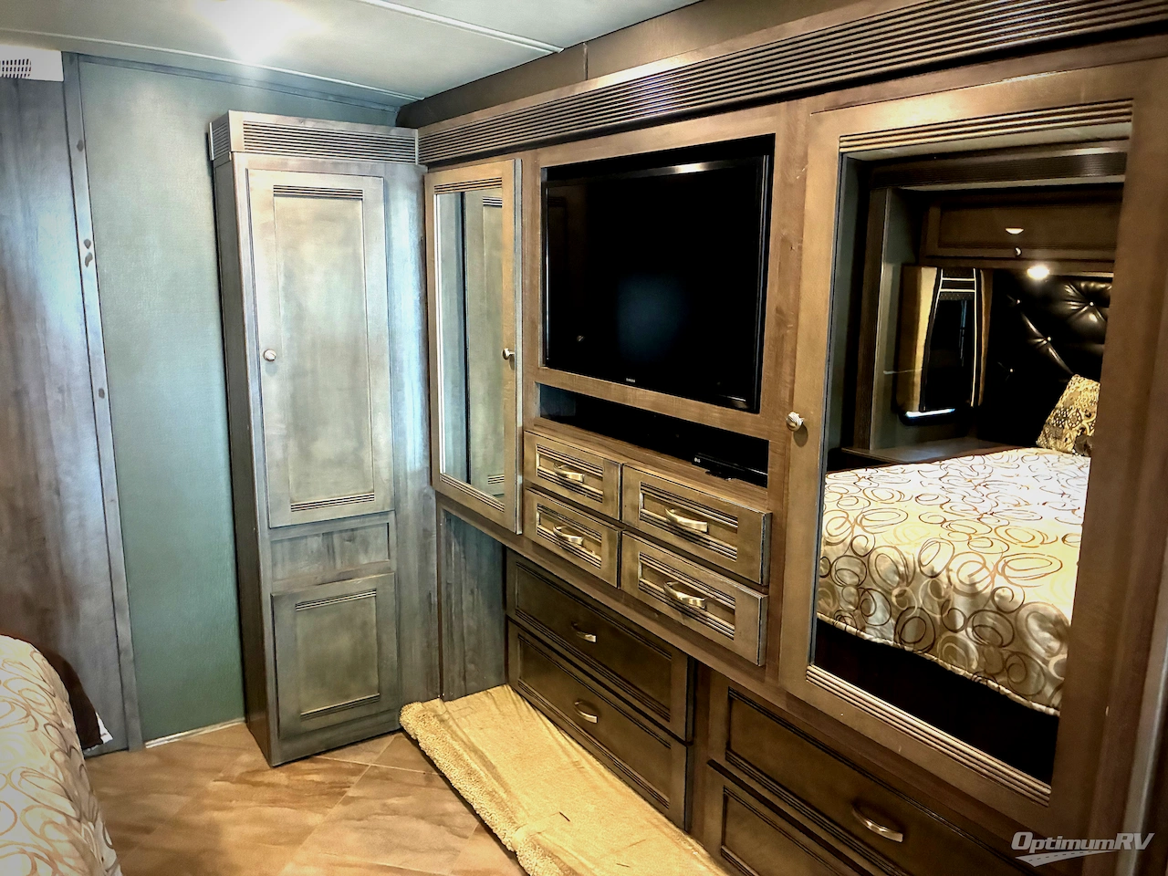 2019 Winnebago Forza 38F Photo 12