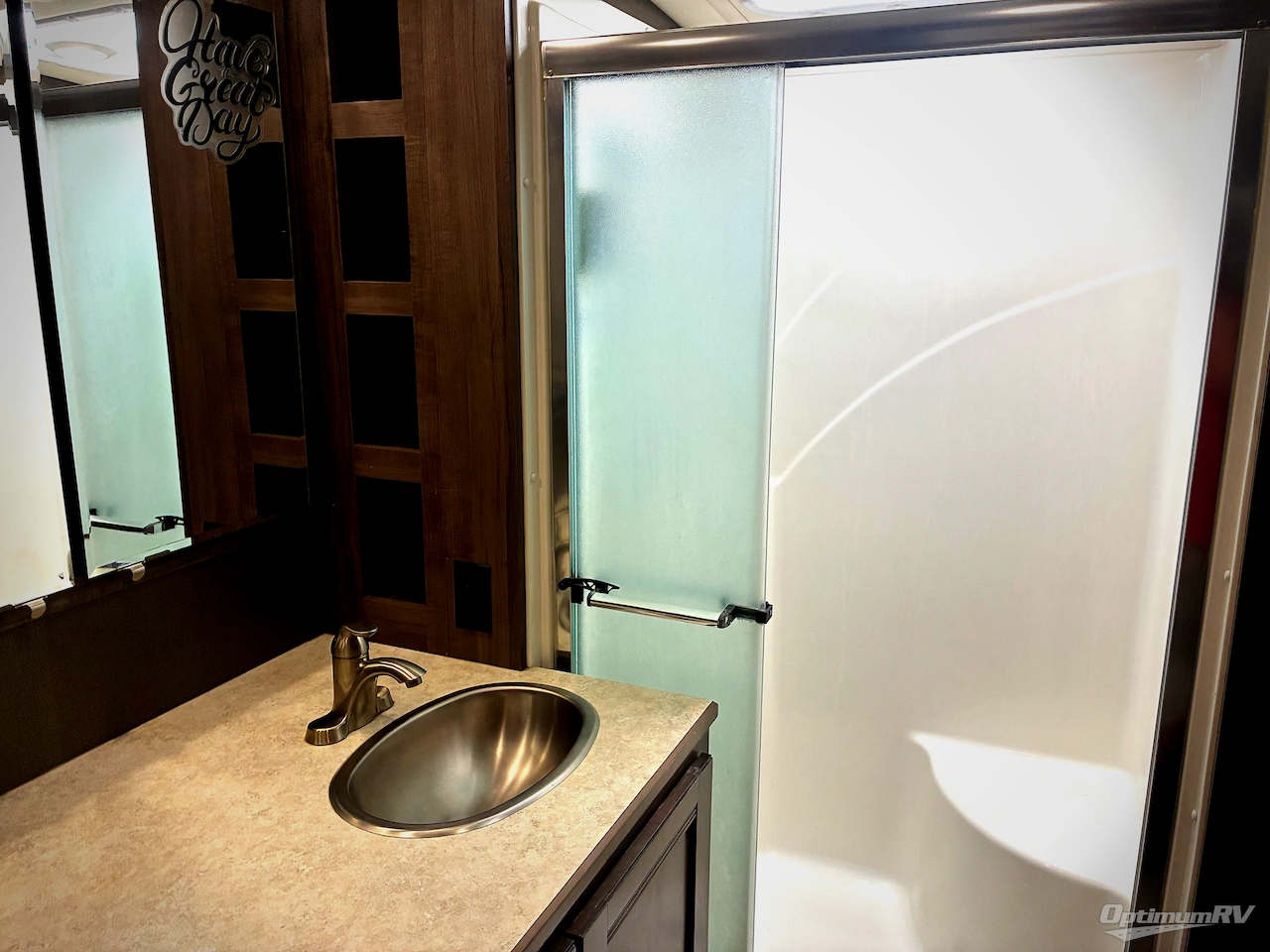 2019 Winnebago Forza 38F Photo 17
