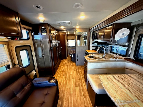 2017 Thor ACE 27.2 RV Photo 3