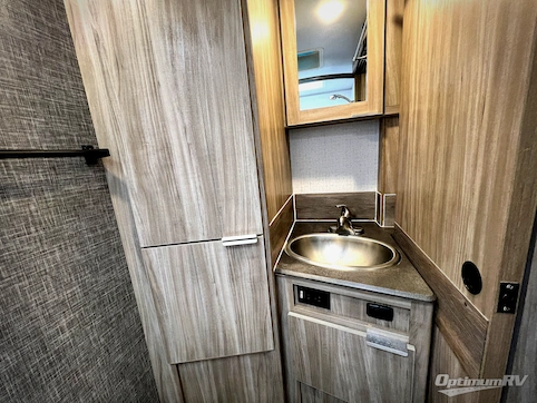 2021 Winnebago Towables Micro Minnie 2108DS RV Photo 4