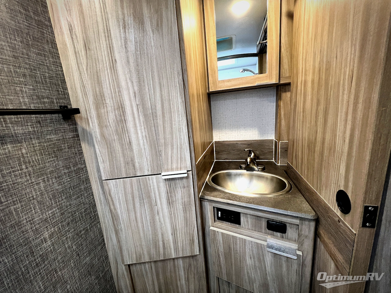 2021 Winnebago Towables Micro Minnie 2108DS Photo 22