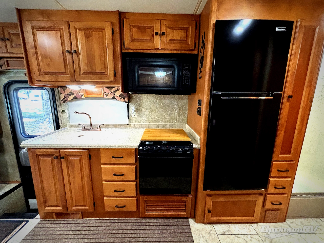 2011 Tiffin Allegro 32 BA Photo 6
