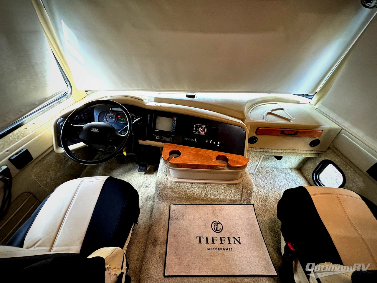 2011 Tiffin Allegro 32 BA Photo 8