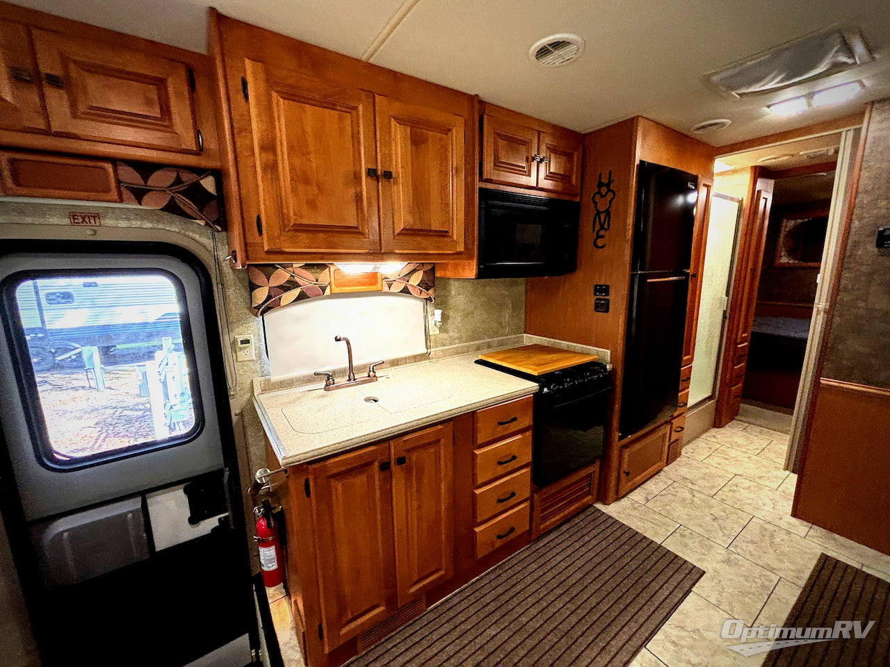 2011 Tiffin Allegro 32 BA Photo 12