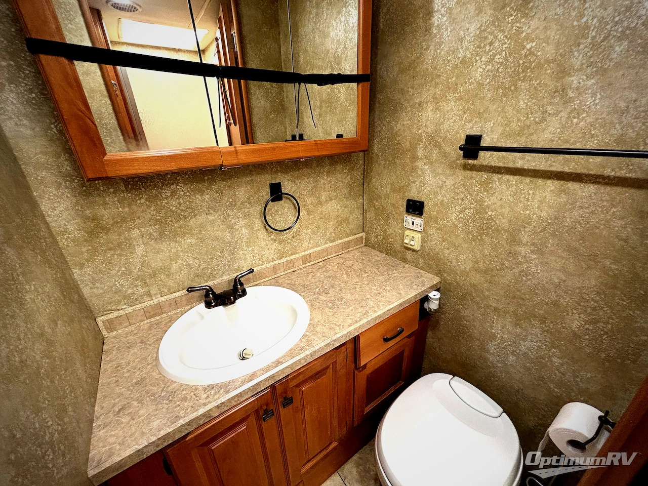 2011 Tiffin Allegro 32 BA Photo 16