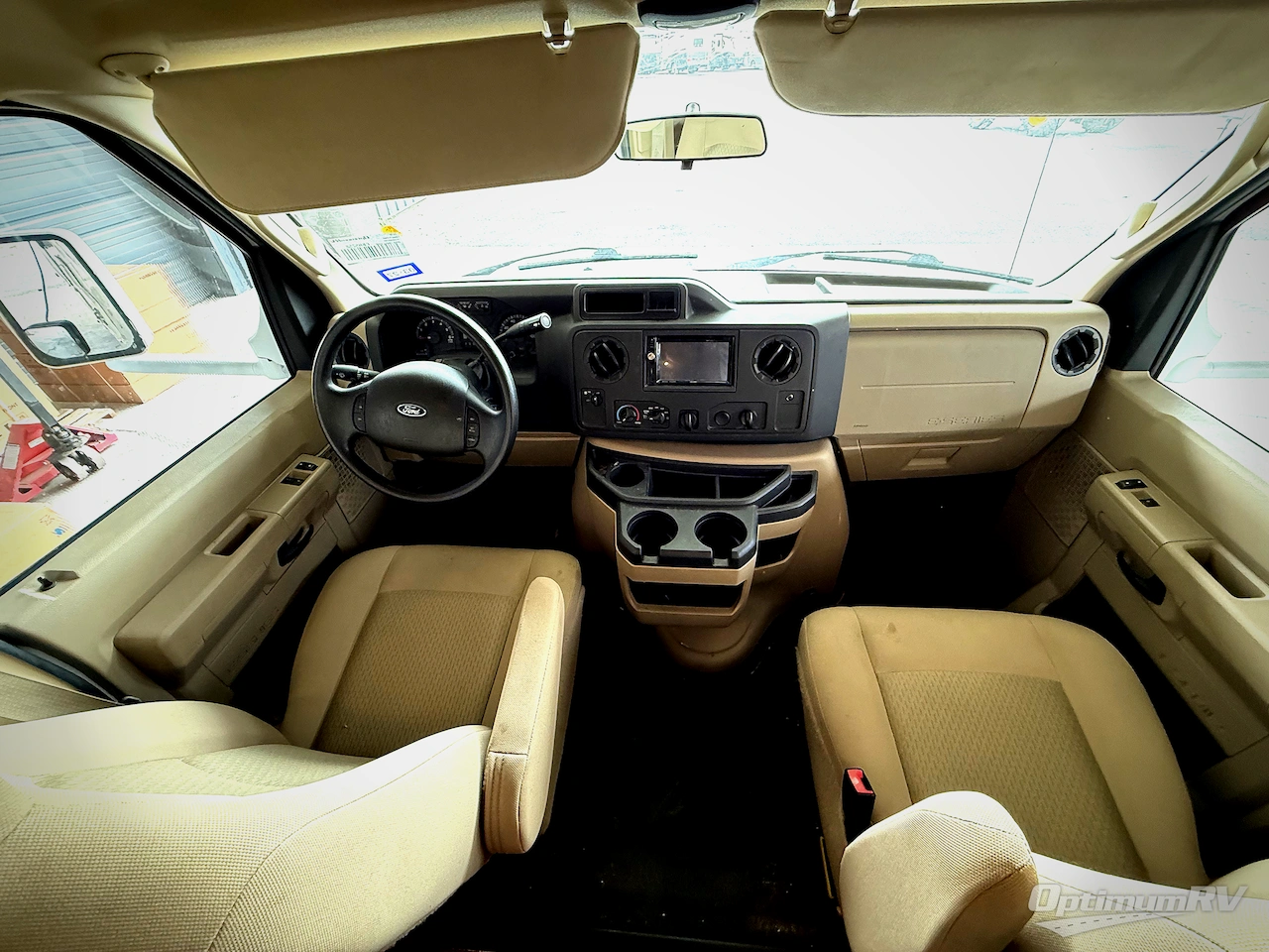 2016 Coachmen Freelander 26RS Chevy 4500 Photo 13