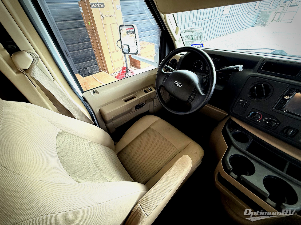 2016 Coachmen Freelander 26RS Chevy 4500 Photo 14