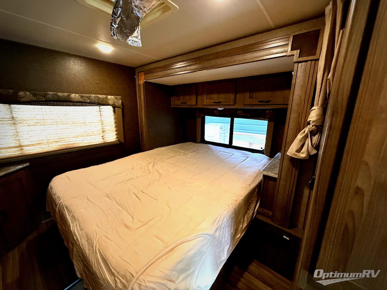 2016 Coachmen Freelander 26RS Chevy 4500 Photo 19