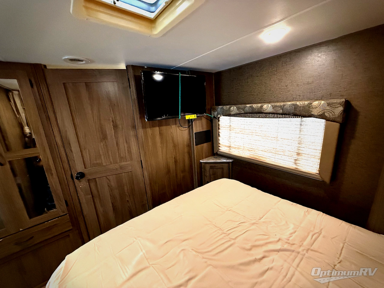 2016 Coachmen Freelander 26RS Chevy 4500 Photo 21