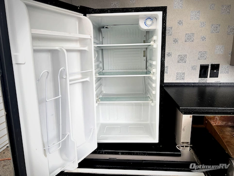 2023 Heartland Mallard 33 RV Photo 4