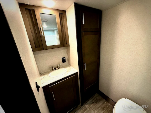 2020 Viking Ultra-Lite 24RBS RV Photo 4