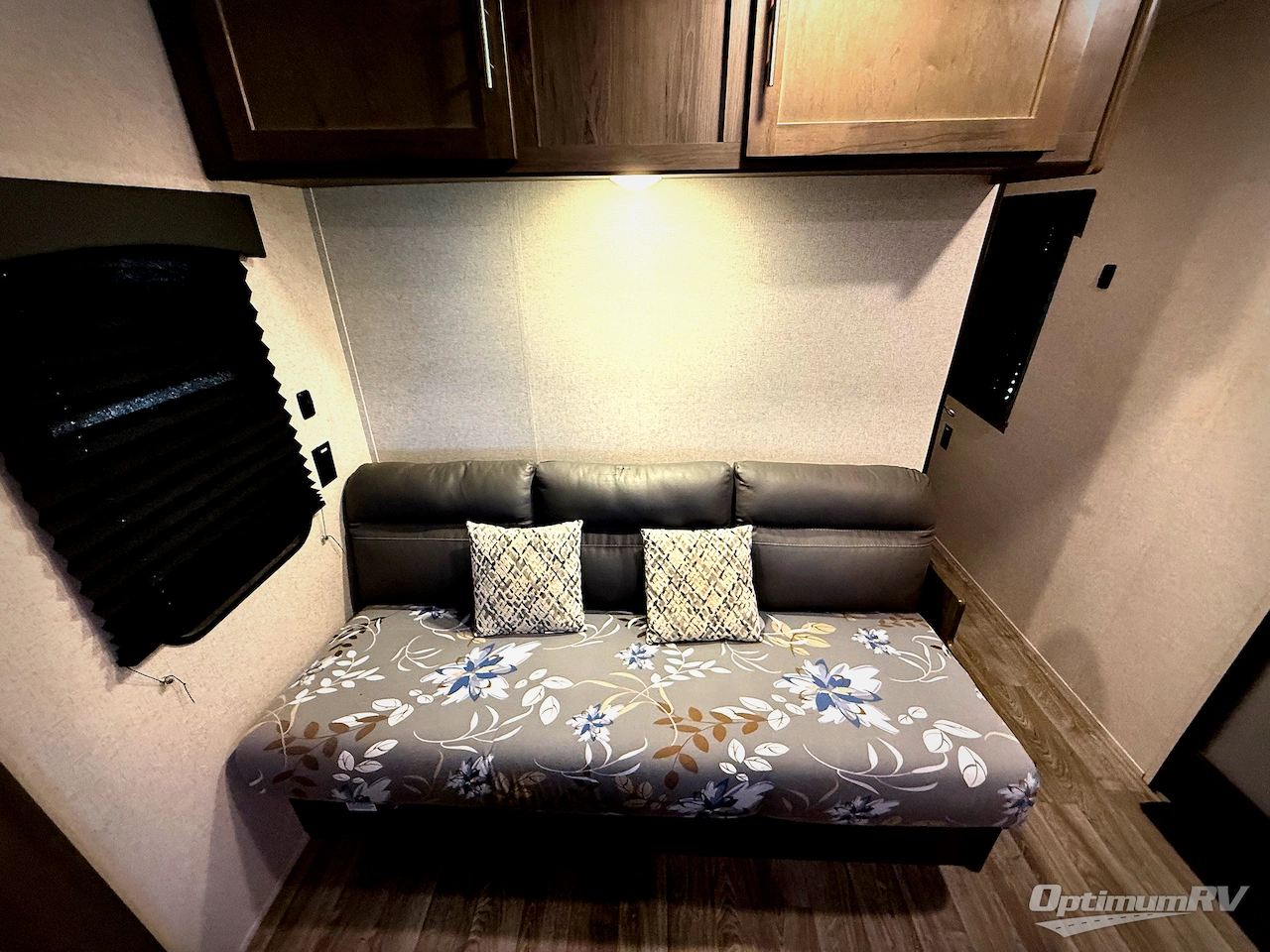 2020 Viking Ultra-Lite 24RBS Photo 5