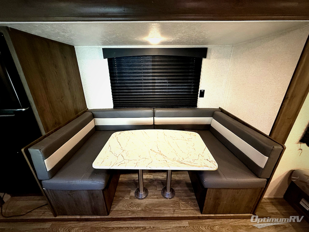2020 Viking Ultra-Lite 24RBS Photo 7