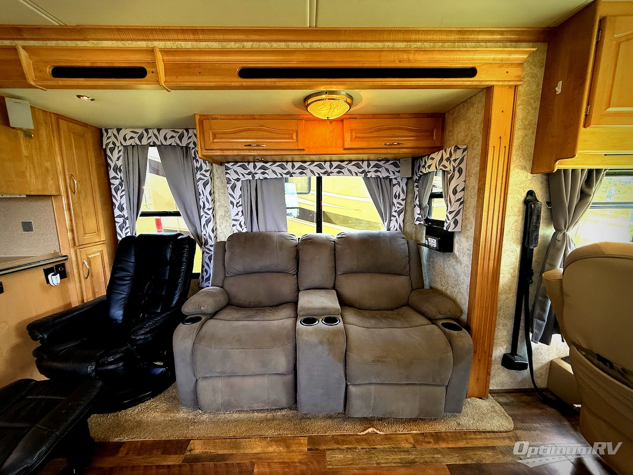 2006 National RV Tradewinds 40E Photo 10