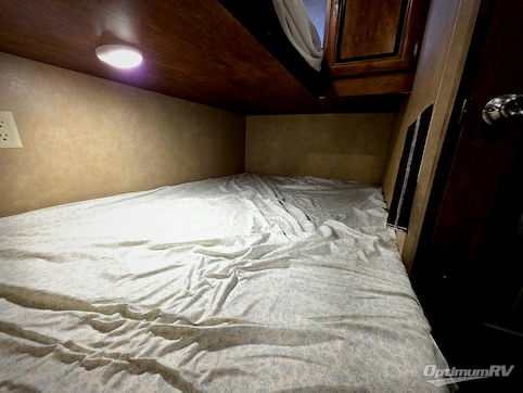 2016 Forest River Wildwood X-Lite 261BHXL RV Photo 4