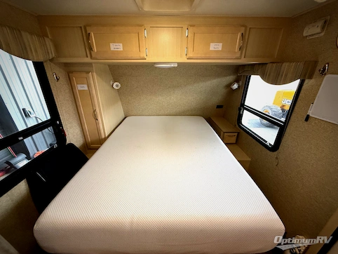 2018 Winnebago Towables Micro Minnie 2106FBS RV Photo 2