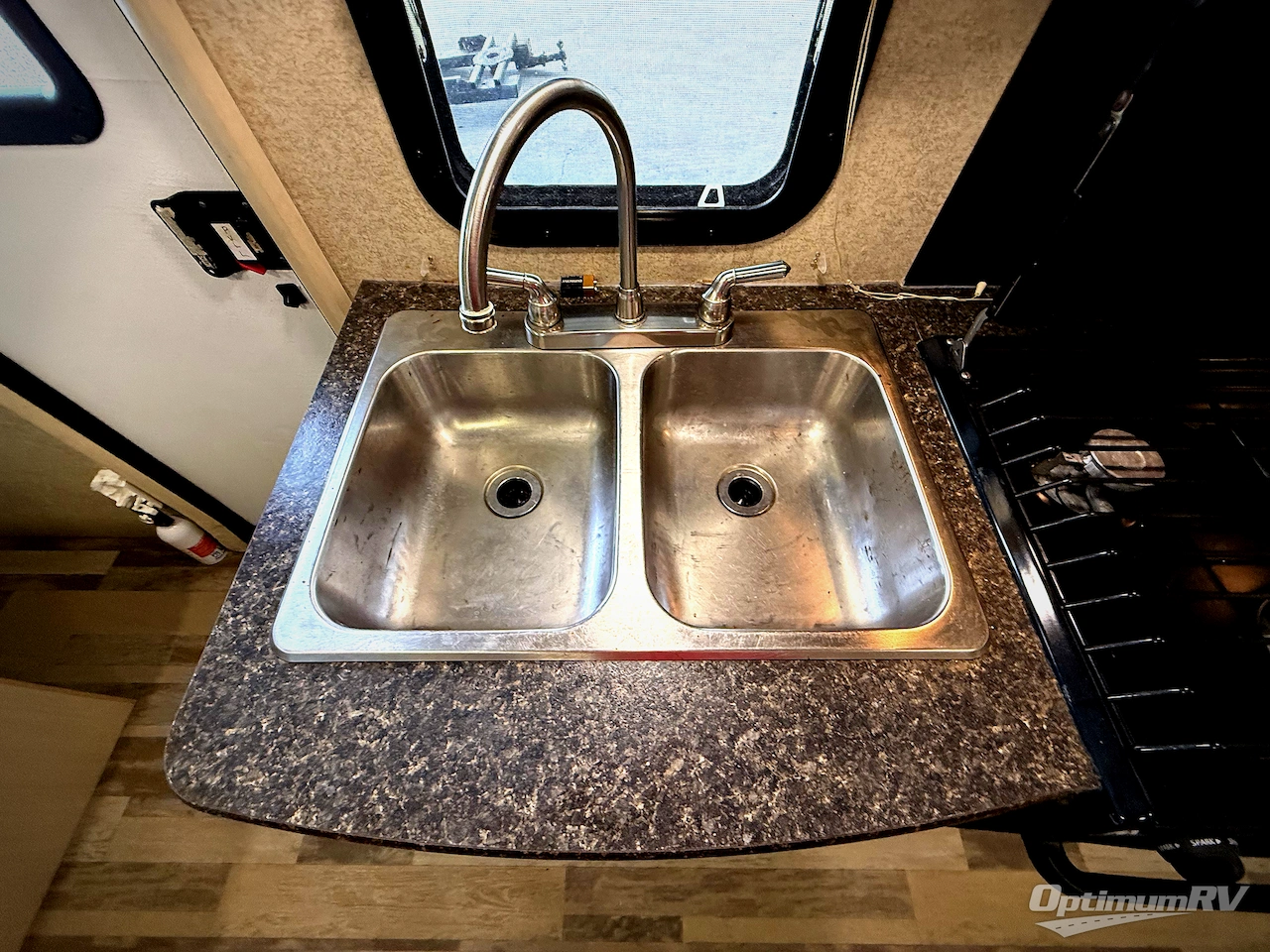 2018 Winnebago Towables Micro Minnie 2106FBS Photo 12