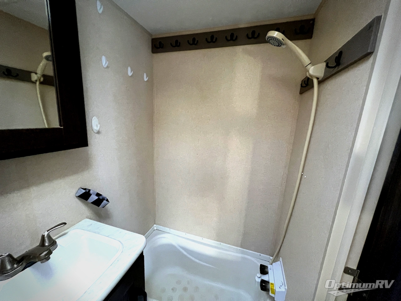 2019 Forest River Wildwood 31KQBTS Photo 11