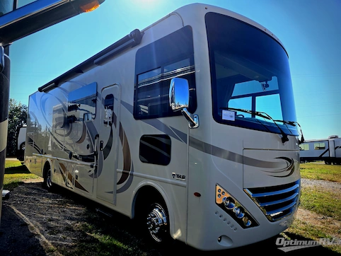 Used 2018 Thor Hurricane 29M Featured Photo