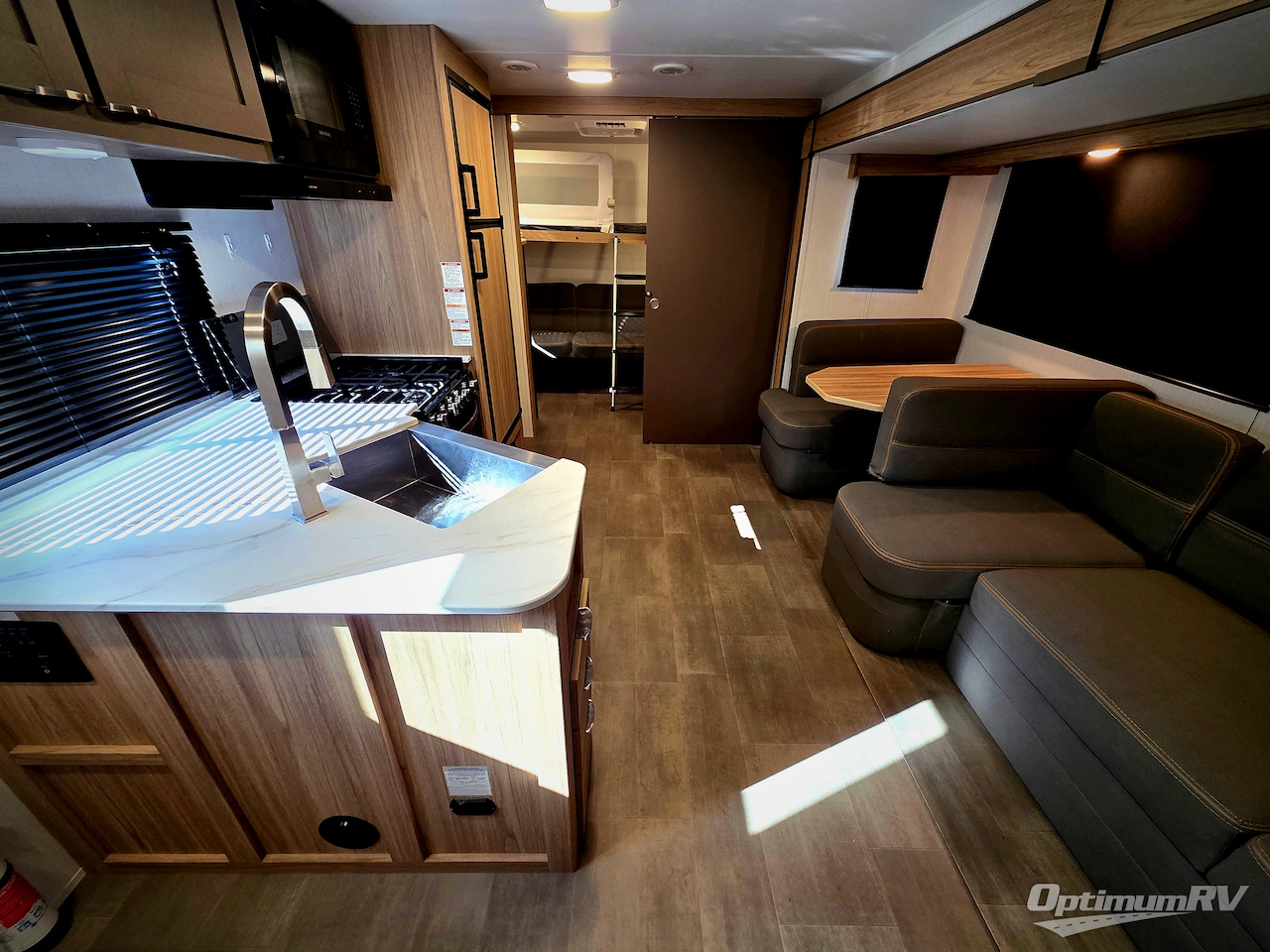 2024 Cruiser Avenir A-32BH Photo 4