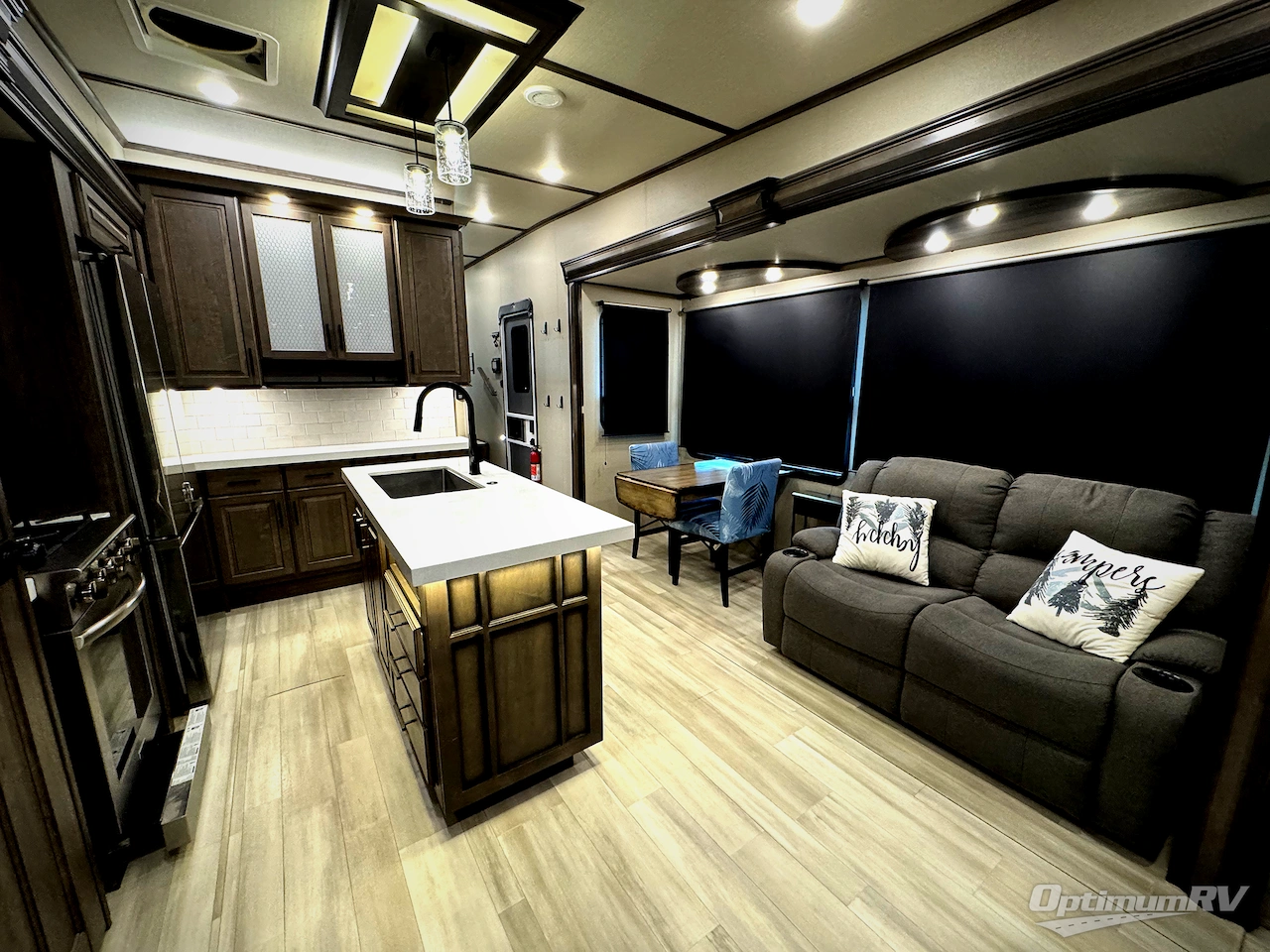 2021 Grand Design Solitude 378MBS Photo 8