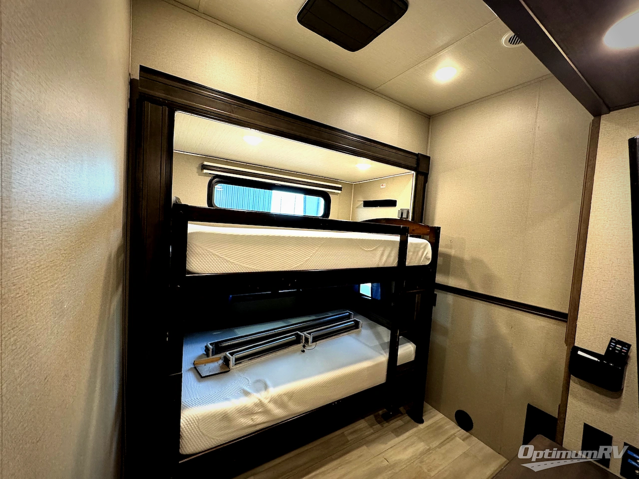2021 Grand Design Solitude 378MBS Photo 9