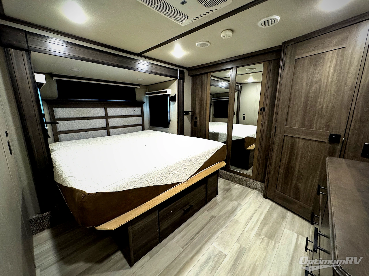 2021 Grand Design Solitude 378MBS Photo 12
