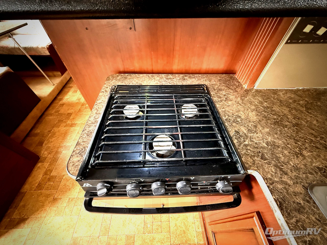 2012 Fleetwood Jamboree Sport 31N Photo 10