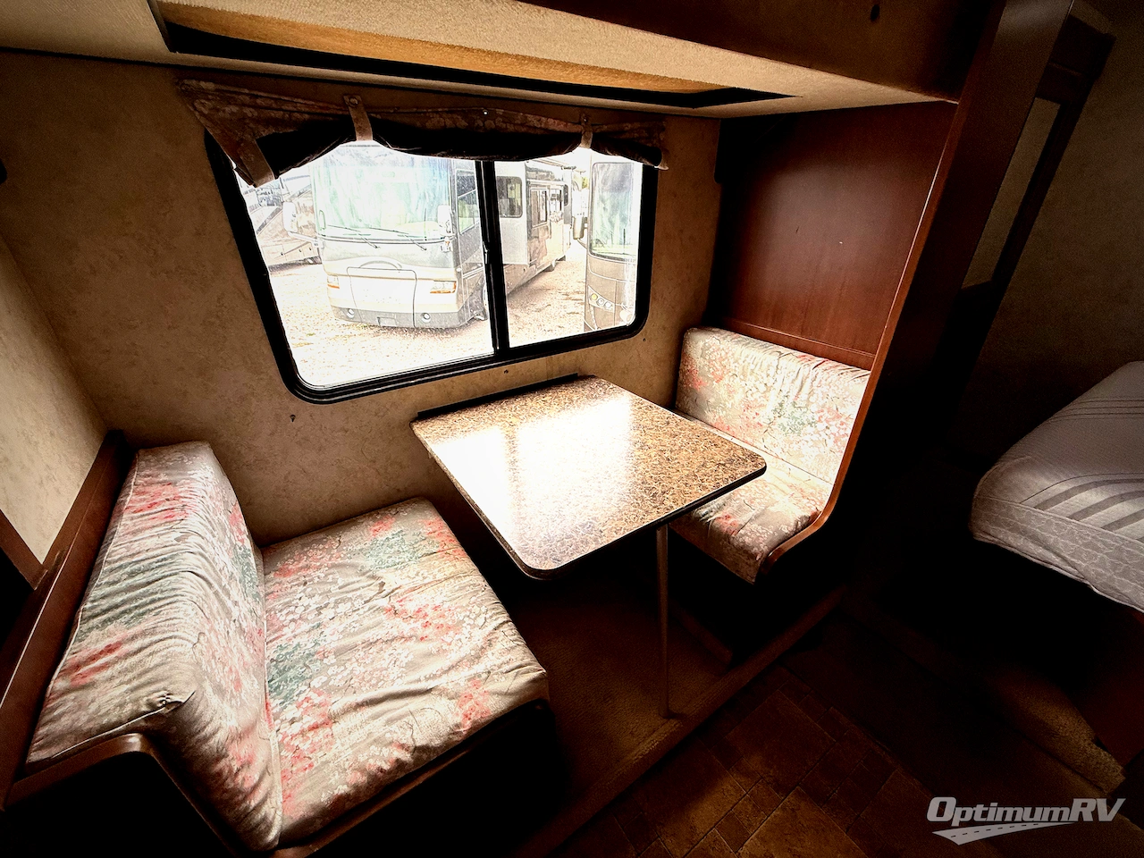 2012 Fleetwood Jamboree Sport 31N Photo 15