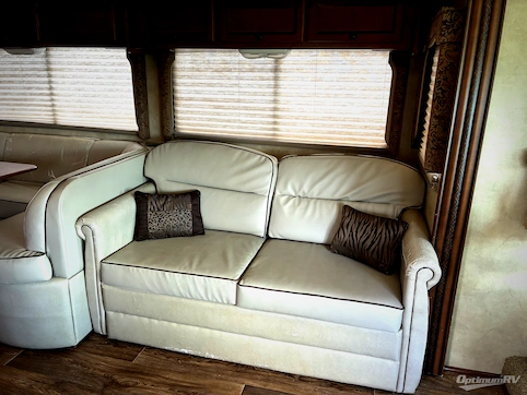 2013 Thor Windsport 32A RV Photo 2