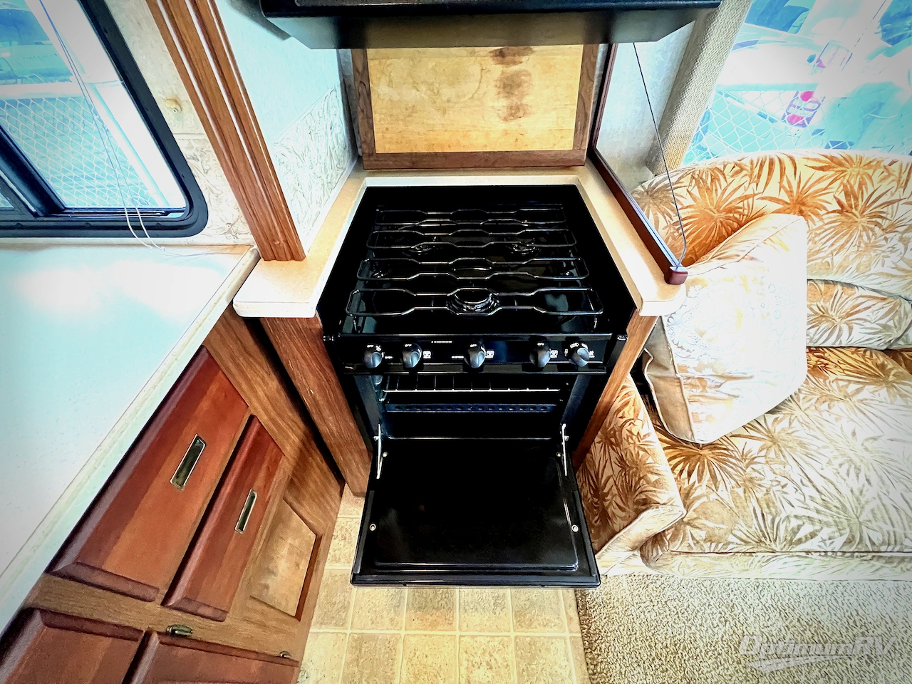 2005 Winnebago Minnie Winnie 30V Photo 12