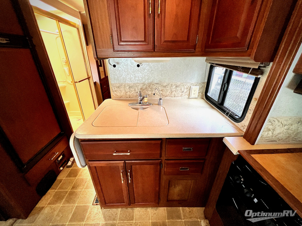 2005 Winnebago Minnie Winnie 30V Photo 13
