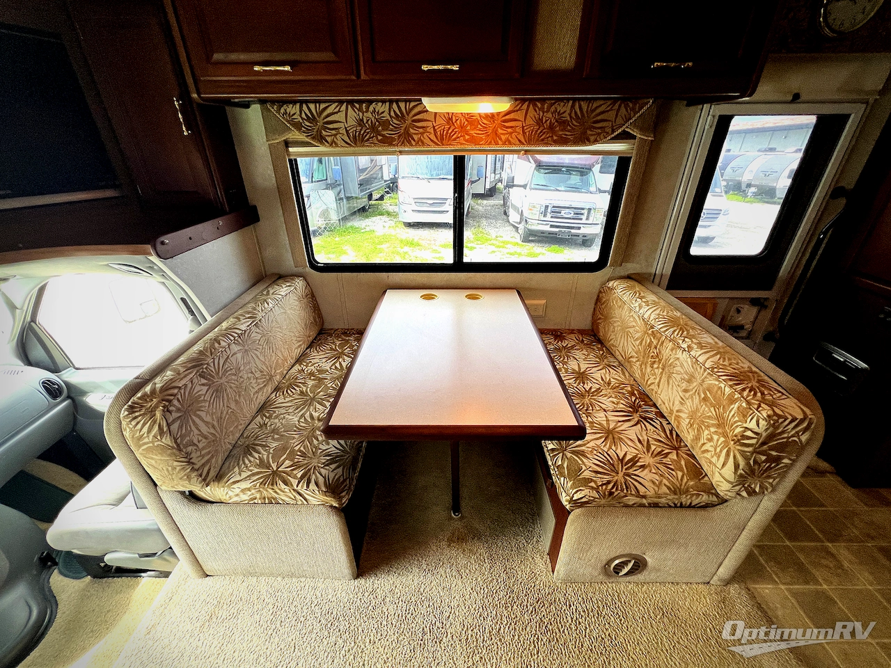 2005 Winnebago Minnie Winnie 30V Photo 14