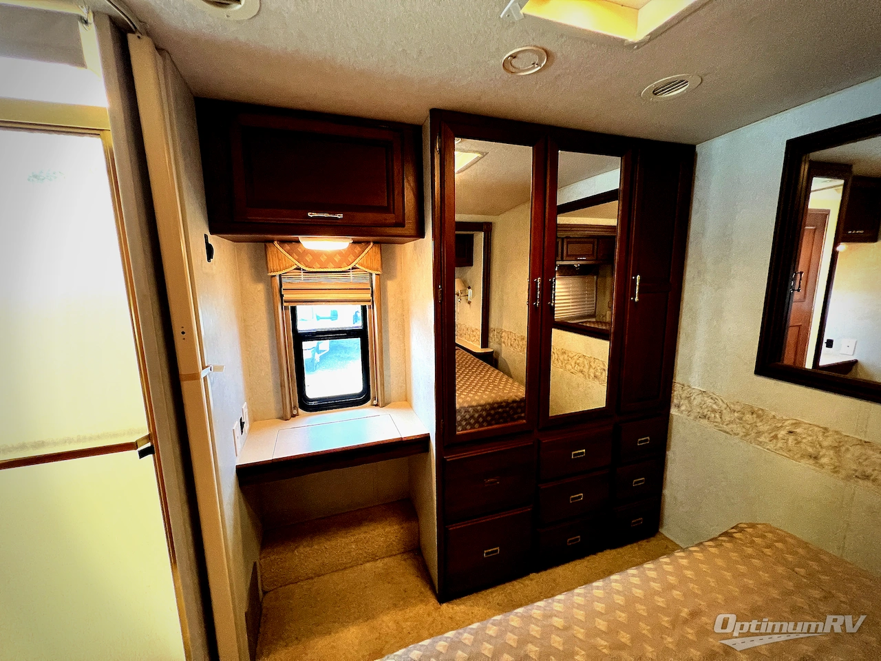 2005 Winnebago Minnie Winnie 30V Photo 23
