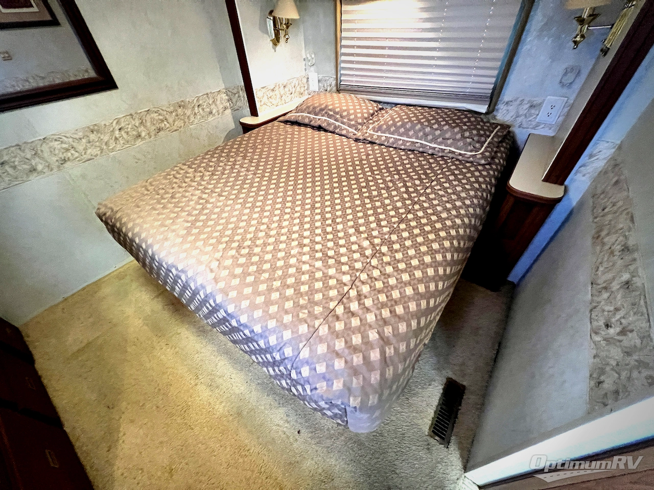 2005 Winnebago Minnie Winnie 30V Photo 22